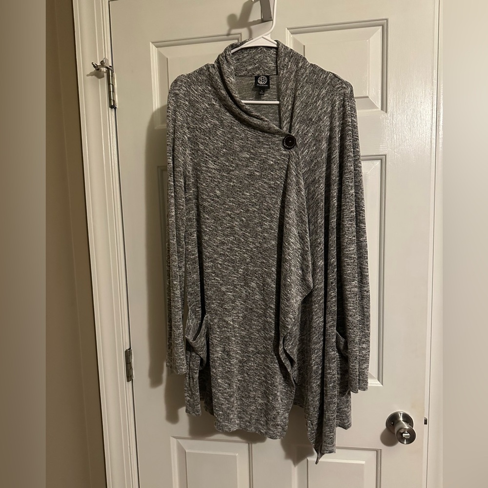 Bobeau Kimono Style Wrap Cardigan in gray, size large